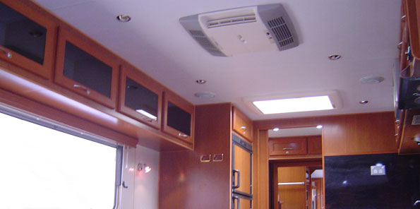 Dometic B2200 Air Conditioner